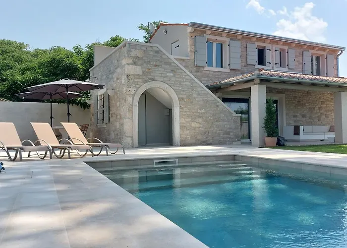 Vila Skarlanija, Umag